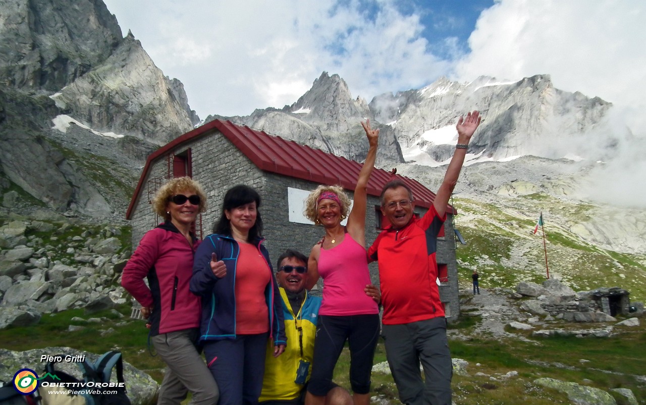 01 Rifugio Allievi-Bonacossa (2395 m).JPG